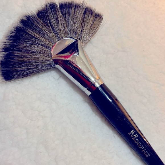 Fan Brush - Picture 1 of 3